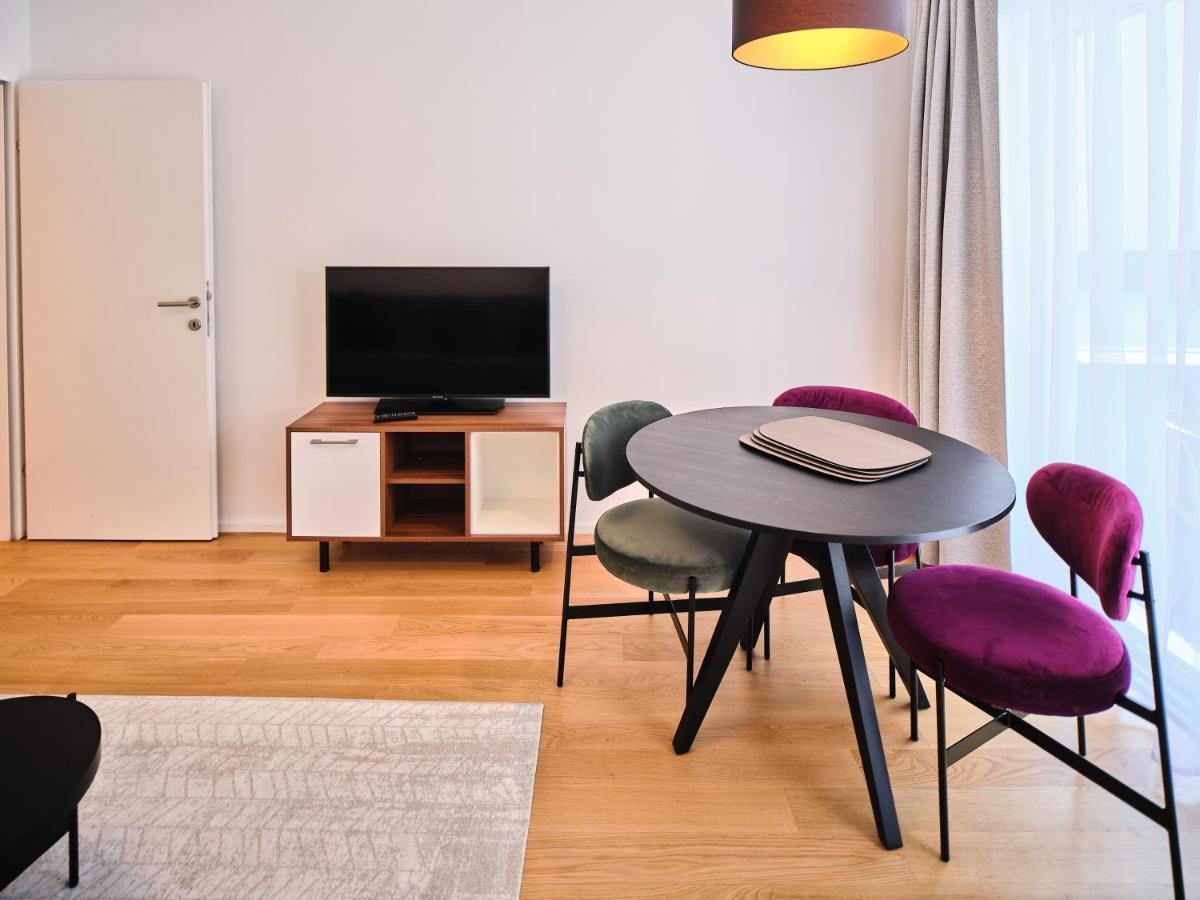 Myfavorit Apartments - Spacious Apartments Next To Puplic Transport U1 Direct Connection To Citycenter Vienna Exterior photo
